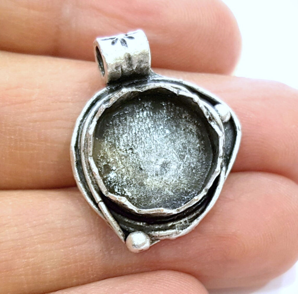 Silver Pendant Blank Bezel Base Setting Necklace Blank Mountings Antique Silver Plated Brass (15 mm blank) G6799