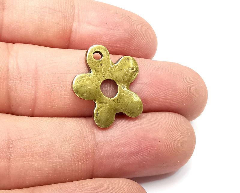 5 Daisy Charms Pendant Antique Bronze Plated (21x19mm) G34029