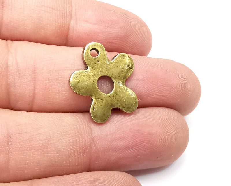 5 Daisy Charms Pendant Antique Bronze Plated (21x19mm) G34029