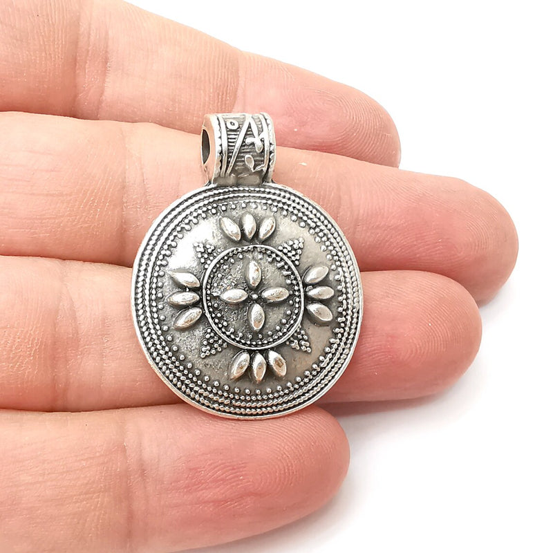 Round Charms, Antique Silver Plated Dangle Charms (37x28mm) G34175