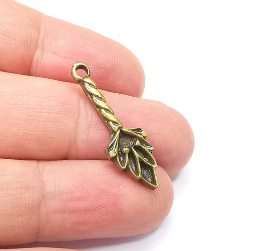 5 Leaf Charms, Antique Bronze Plated Charms (30x9mm) G34678