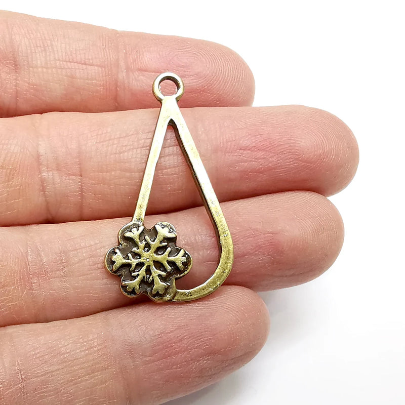 Snow Flake Chams, Drop Charms, Winter, Antique Bronze Plated Charms (39x21mm) G34909