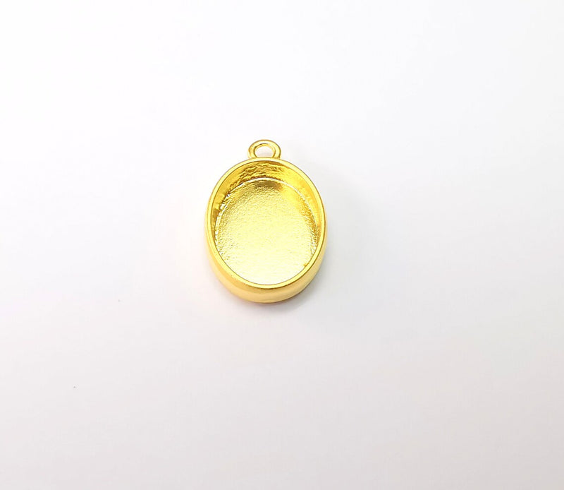 Gold Pendant Blank, Cabochon Bezel, Locket Pendant Base, inlay Mountings, Resin Necklace, Antique Gold Plated Metal (18x13mm blank) G35186