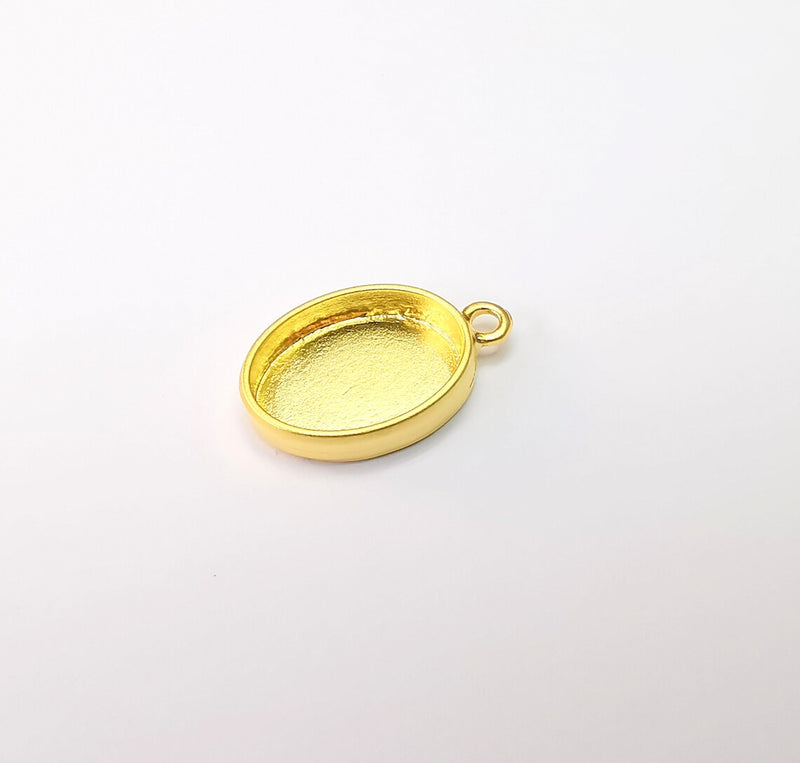 Gold Pendant Blank, Cabochon Bezel, Locket Pendant Base, inlay Mountings, Resin Necklace, Antique Gold Plated Metal (18x13mm blank) G35186