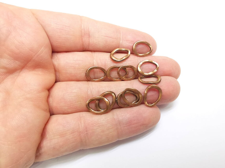 10 Organic Oval Circle Connector, Jewelry Parts, Hammered Bracelet Component, Antique Copper Finding, Antique Copper Plated (13x9mm) G35087