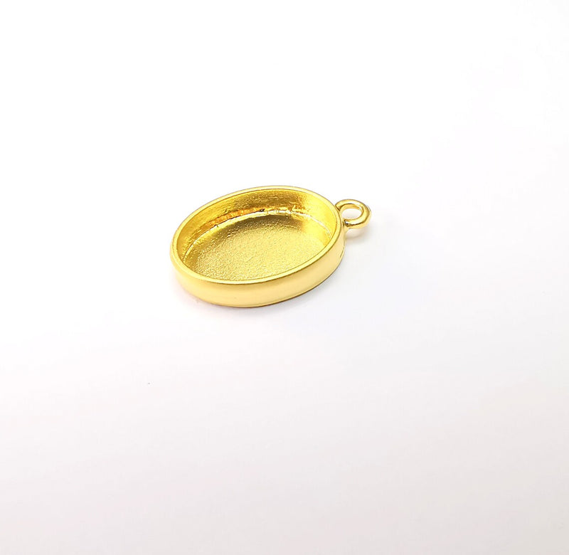 Gold Pendant Blank, Cabochon Bezel, Locket Pendant Base, inlay Mountings, Resin Necklace, Antique Gold Plated Metal (18x13mm blank) G35186
