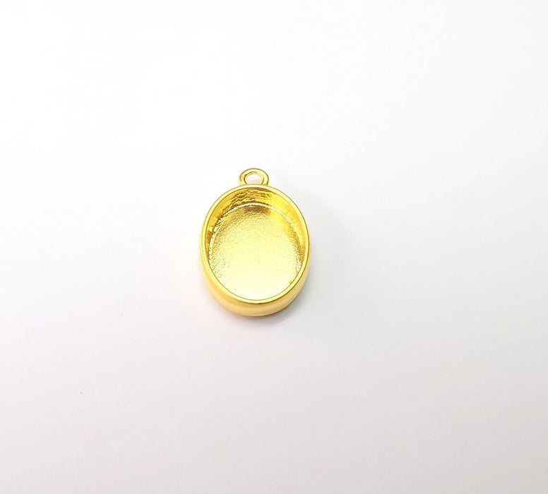 Gold Pendant Blank, Cabochon Bezel, Locket Pendant Base, inlay Mountings, Resin Necklace, Antique Gold Plated Metal (18x13mm blank) G35186