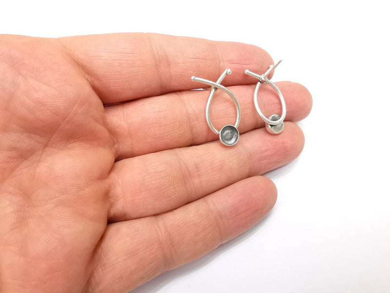 Silver Earring Base, Earring Blank, Ear Settings Bezel, Resin Blank, Cabochon Mountings, Antique Silver Plated Brass (6mm blanks) G35275