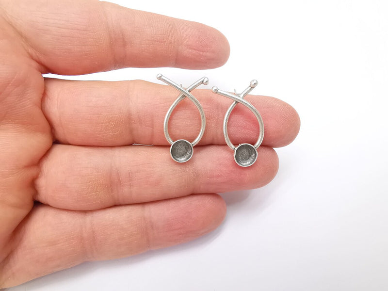 Silver Earring Base, Earring Blank, Ear Settings Bezel, Resin Blank, Cabochon Mountings, Antique Silver Plated Brass (6mm blanks) G35275