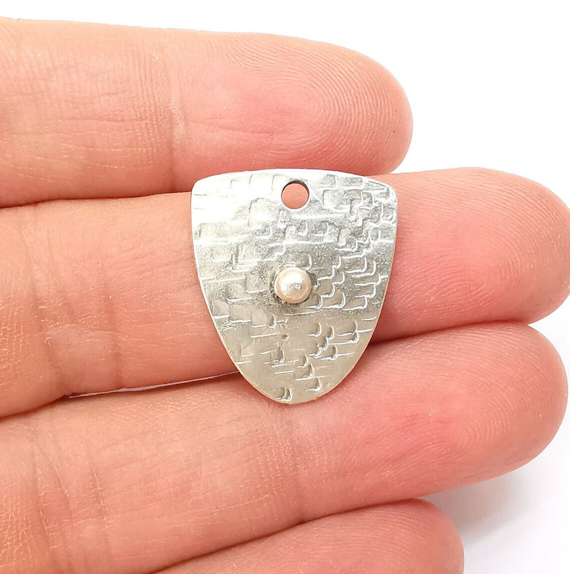 Silver Dangle Charms, Hammered Boho Charm, Rustic Charm, Earring Charm, Silver Pendant, Necklace Parts, Antique Silver Plated 23x20mm G35510