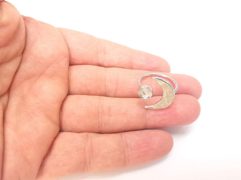 Shiny Silver Hammered Crescent Ring Setting, Cabochon Blank, Resin Bezel Mounting, Epoxy Frame, Adjustable Rhodium Plated Brass 6mm G36011