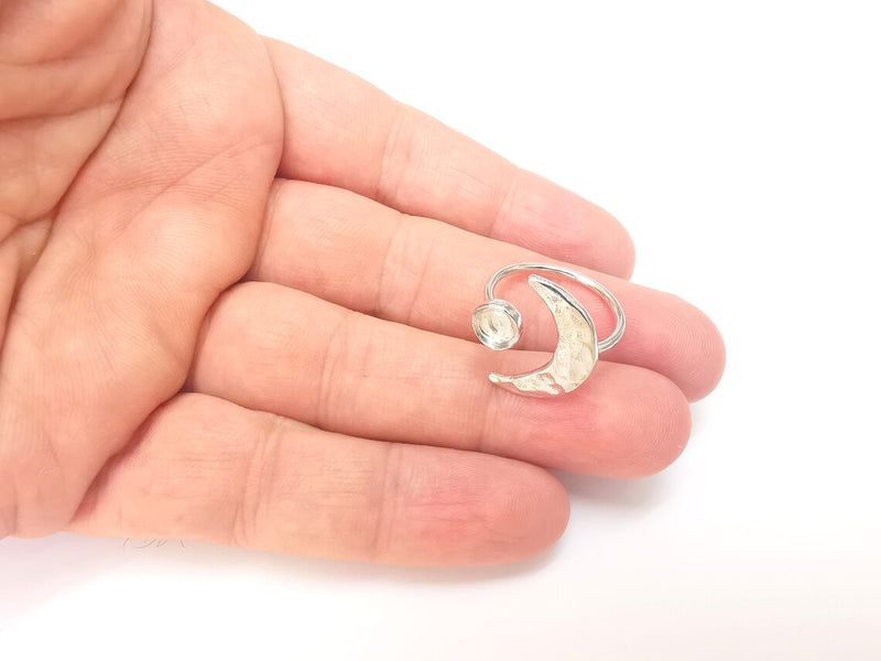 Shiny Silver Hammered Crescent Ring Setting, Cabochon Blank, Resin Bezel Mounting, Epoxy Frame, Adjustable Rhodium Plated Brass 6mm G36011