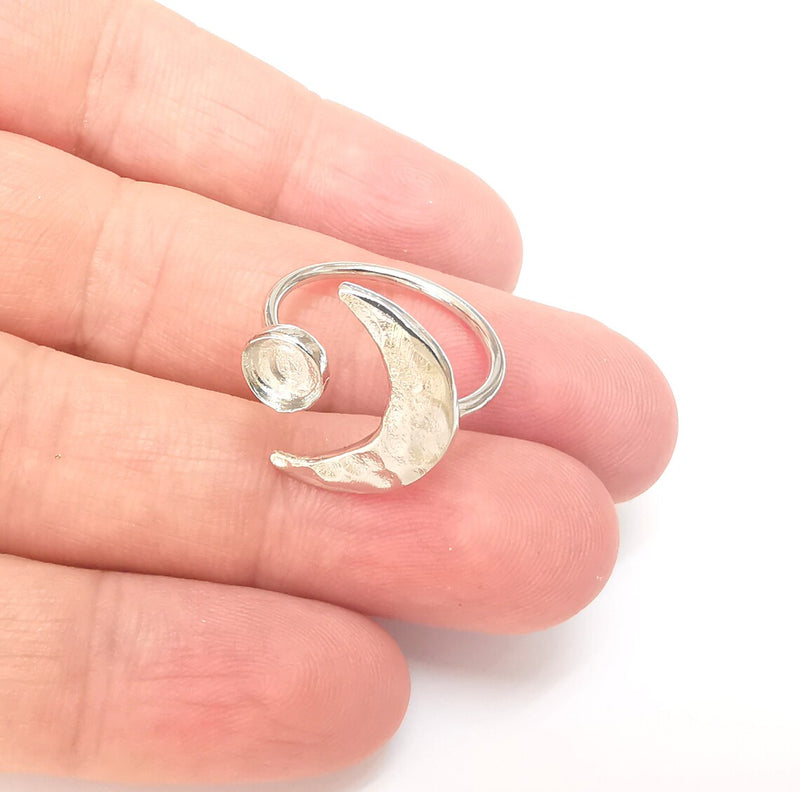 Shiny Silver Hammered Crescent Ring Setting, Cabochon Blank, Resin Bezel Mounting, Epoxy Frame, Adjustable Rhodium Plated Brass 6mm G36011