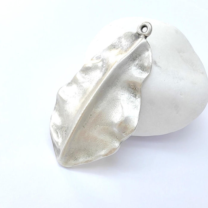 Leaf Pendant, Boho Charms, Earring Charms, Silver Dangle Pendant, Necklace Parts, Antique Silver Plated Zamac 57x33mm G36502