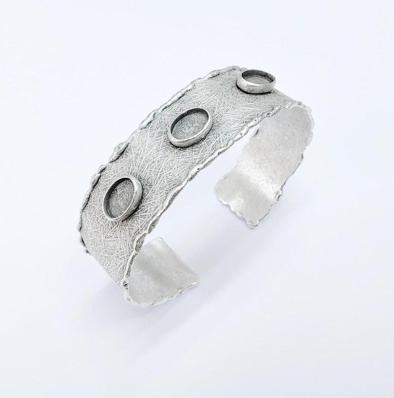 Textured Cuff Bracelet with Bezel Setting, Bangle Resin Blank Wristband Cabochon Base Adjustable Antique Silver Plated Brass (6mm) G36792