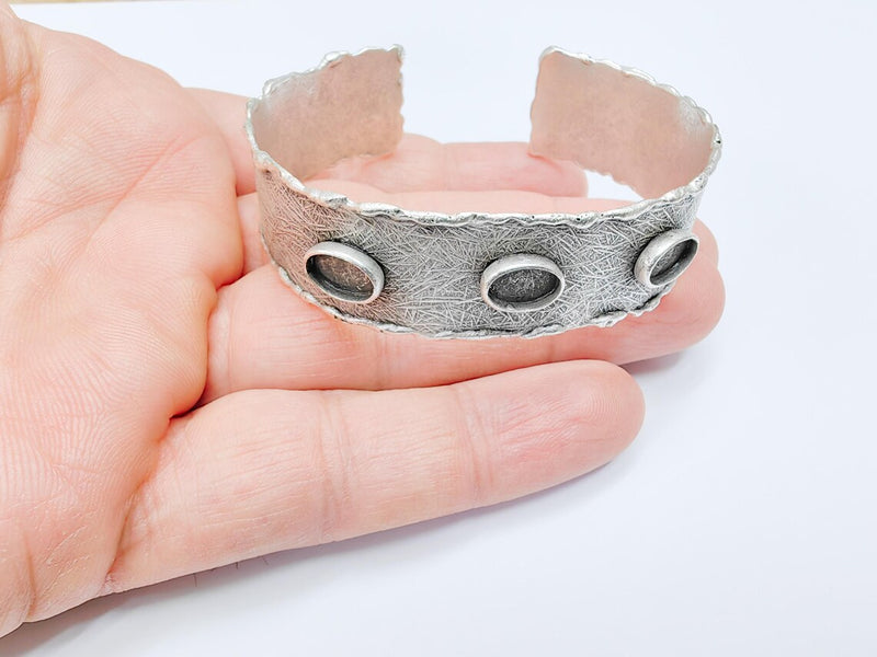 Textured Cuff Bracelet with Bezel Setting, Bangle Resin Blank Wristband Cabochon Base Adjustable Antique Silver Plated Brass (6mm) G36792