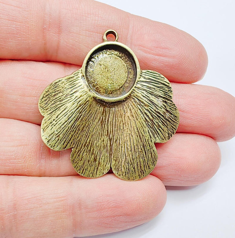 Bohemian Pendant Blank, Cabochon Bezel, Locket Base, inlay Mounting, Resin Necklace, Antique Bronze Plated Zamac 42x40mm (14mm blank) G36941