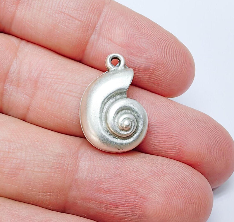 2 Nautilus Shell Charm, Summer Charms, Sea Shell, Beach Pendant, Silver Snail Charm, Ocean Jewelry, Antique Silver Plated 22x14mm G37182