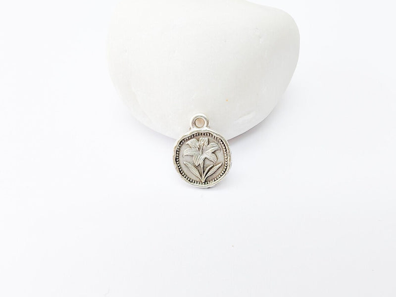 4 Lily Flower Charm, Double Sided Botanical, Organic Shape Plant Charm, Nature Earring, Floral Tag, Antique Silver Plated 16x13mm G37324