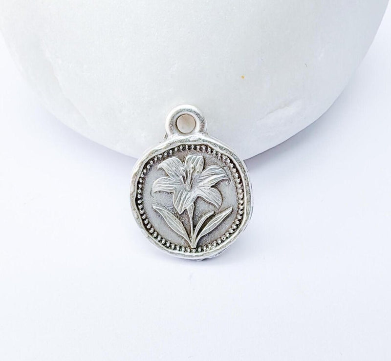 4 Lily Flower Charm, Double Sided Botanical, Organic Shape Plant Charm, Nature Earring, Floral Tag, Antique Silver Plated 16x13mm G37324