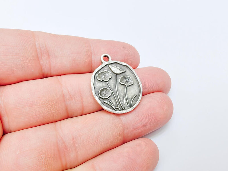 Poppy Flower Charm, Round Floral Pendant, Antique Silver Plated, Jewelry Making Supplies 28x23mm G37334