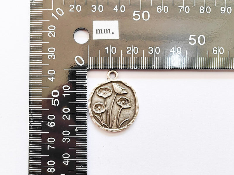 Poppy Flower Charm, Round Floral Pendant, Antique Silver Plated, Jewelry Making Supplies 28x23mm G37334