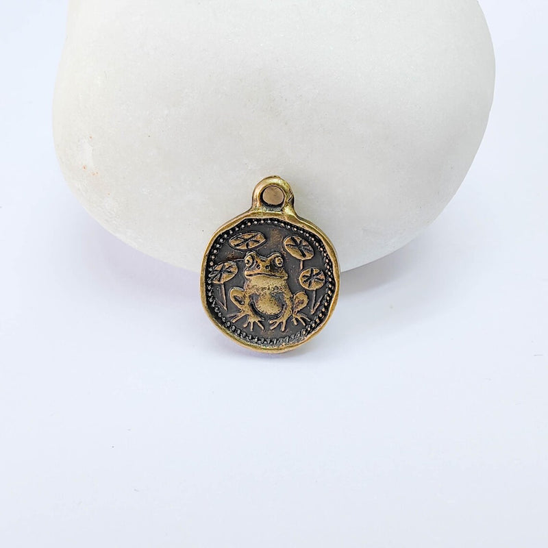 4 Frog Round Charm Pendant, Double Sided Nature Design, Antique Bronze Plated, 16x13mm, G38099