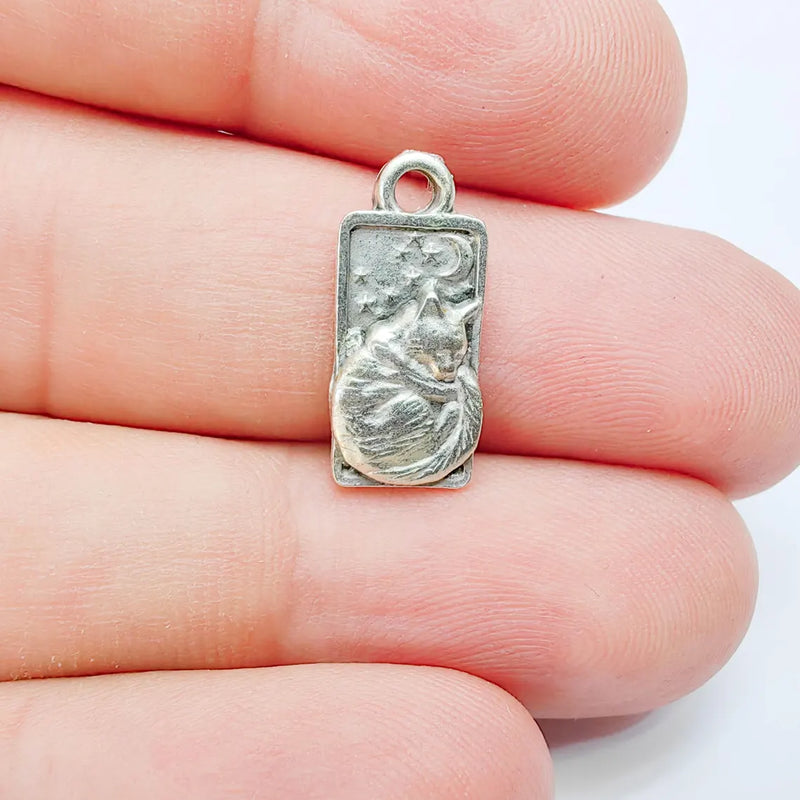 2 Pcs Sleeping Cat Charm Pendant, Moon and Stars Design, Antique Silver Plated, 18x8mm, G38179
