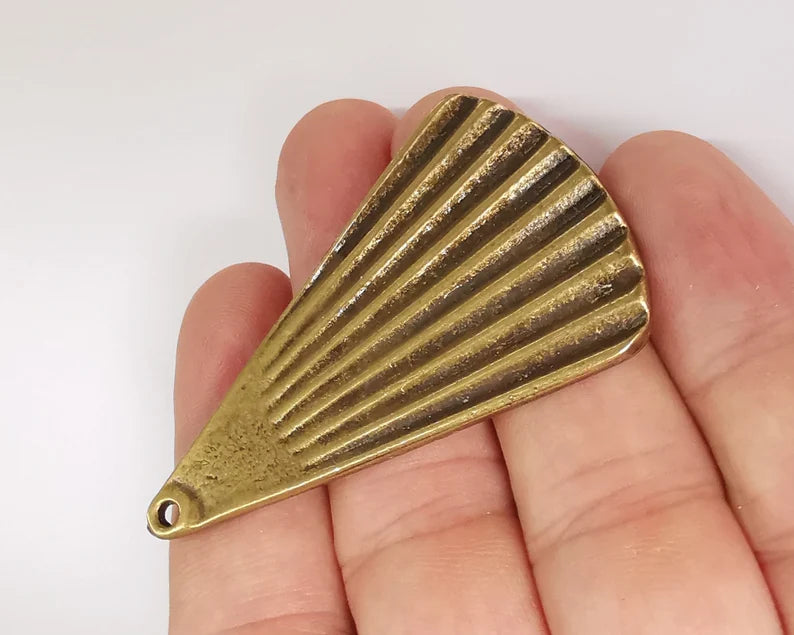 Antique Bronze Scallop Charms Antique Bronze Plated Charms (59x35mm) G22181