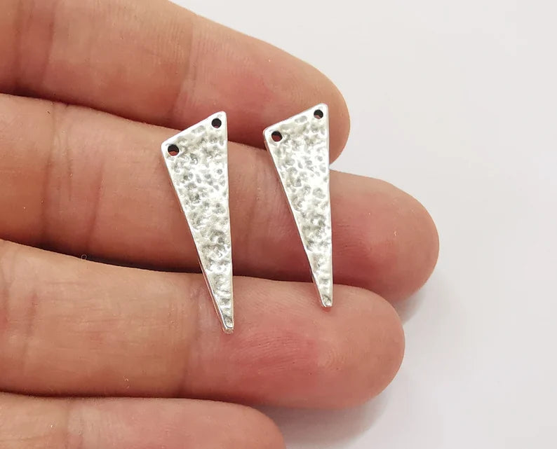 8 Hammered triangle connector charms (Double sided) Antique silver plated charms (30x10mm) G25761