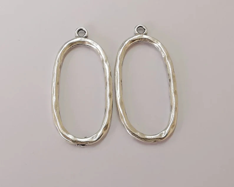 2 Oval hammered silver charms Antique silver plated charms (43x20mm) G25945