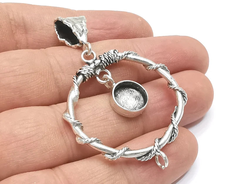 Barbedwire circle pendant base with loop setting bezel blank Antique silver plated brass pendant (56x38 mm)(10 mm blank) G26357
