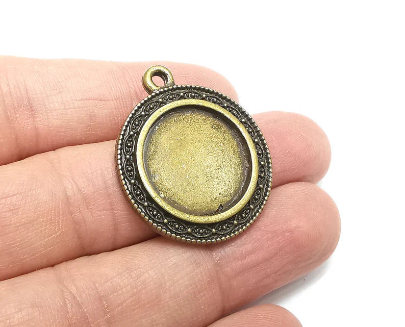 Round Charm Bezel, Resin Blank, inlay Mounting, Mosaic Pendant Frame, Cabochon Base, Dry Flower Setting, Antique Bronze Plated (20mm) G29822