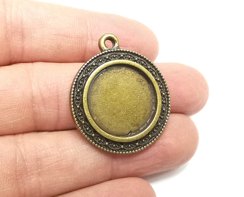 Round Charm Bezel, Resin Blank, inlay Mounting, Mosaic Pendant Frame, Cabochon Base, Dry Flower Setting, Antique Bronze Plated (20mm) G29822