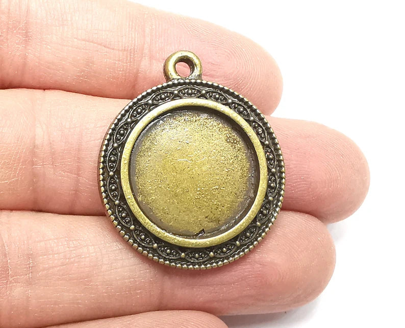 Round Charm Bezel, Resin Blank, inlay Mounting, Mosaic Pendant Frame, Cabochon Base, Dry Flower Setting, Antique Bronze Plated (20mm) G29822