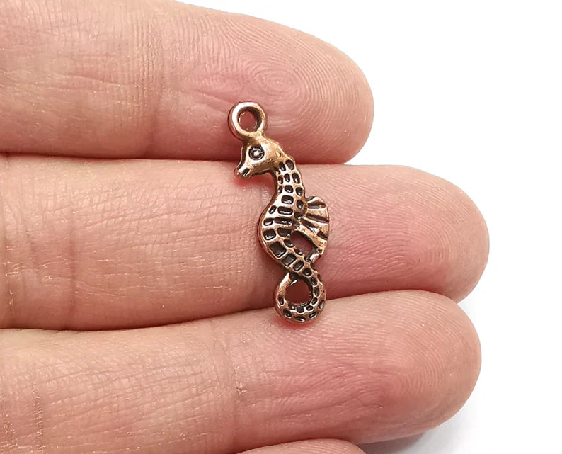 5 Seahorse Charms, Antique Copper Plated Charms (25x8mm) G29848