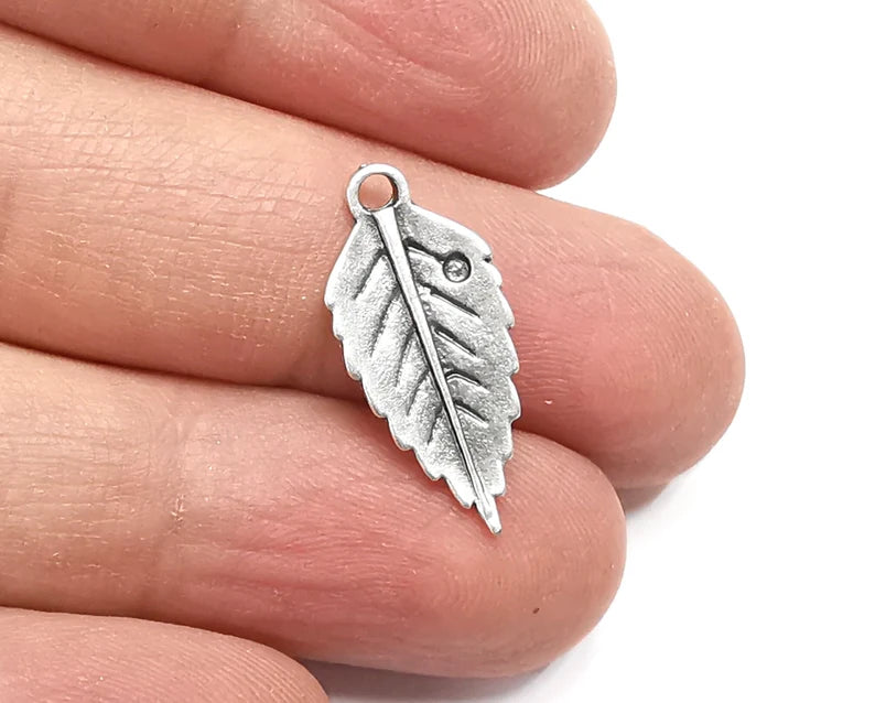 5 Leaf Charms Antique Silver Plated Charms (24x11mm) G29857