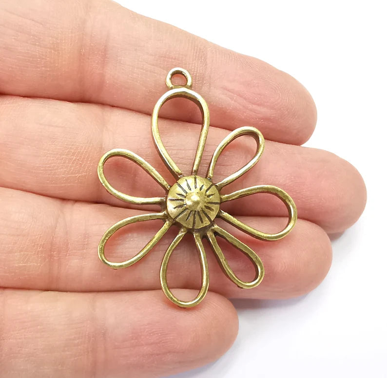 Flowers Charms Pendant, Daisy Charms, Antique Bronze Plated Plants Charms (45x38mm) G29887