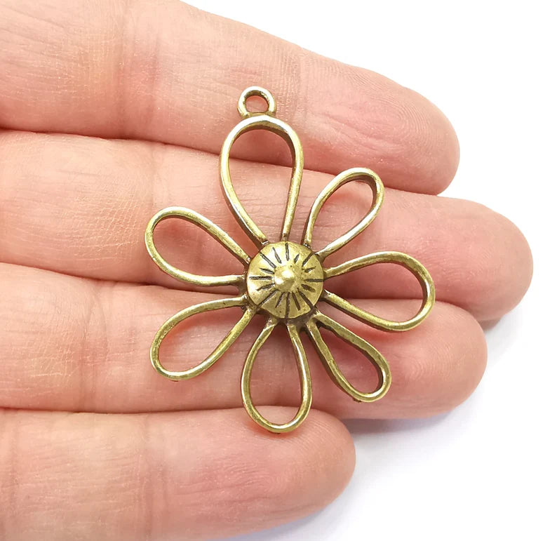 Flowers Charms Pendant, Daisy Charms, Antique Bronze Plated Plants Charms (45x38mm) G29887