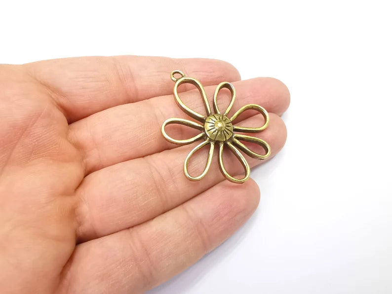Flowers Charms Pendant, Daisy Charms, Antique Bronze Plated Plants Charms (45x38mm) G29887
