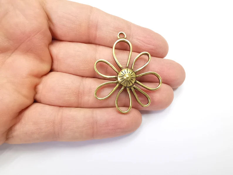 Flowers Charms Pendant, Daisy Charms, Antique Bronze Plated Plants Charms (45x38mm) G29887