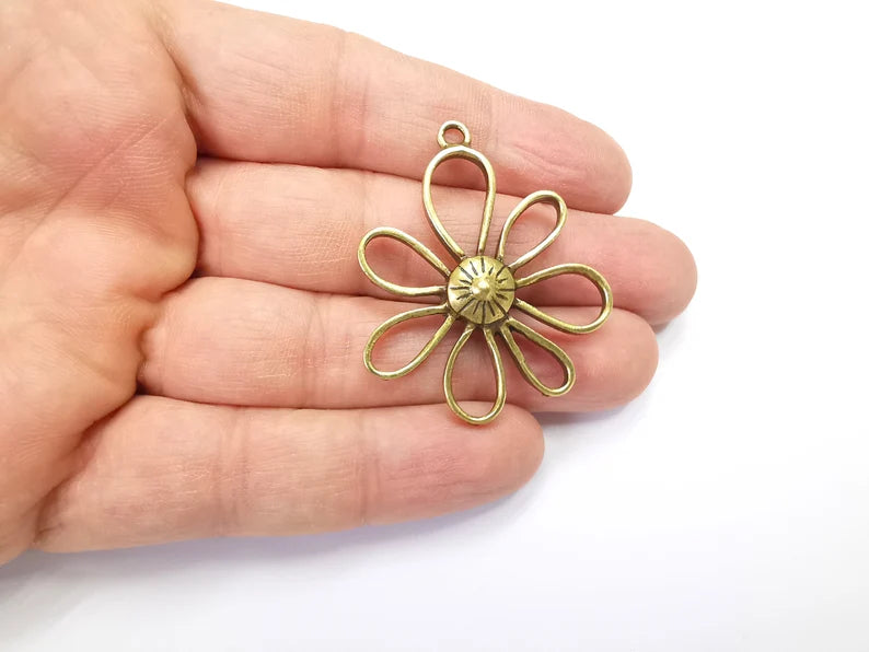 Flowers Charms Pendant, Daisy Charms, Antique Bronze Plated Plants Charms (45x38mm) G29887