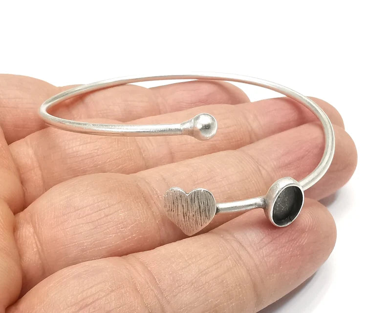 Heart Bracelet Bezel Blank Resin Bezel Cabochon Cuff Base Settings Adjustable Bracelet Antique Silver Plated Brass (8x6mm Bezel) G33007