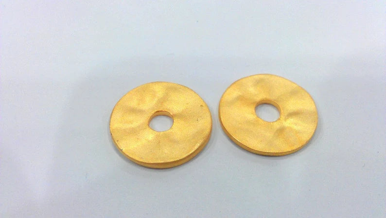 2 Gold Round Charms, Gold Plated Metal (20 mm) G17867