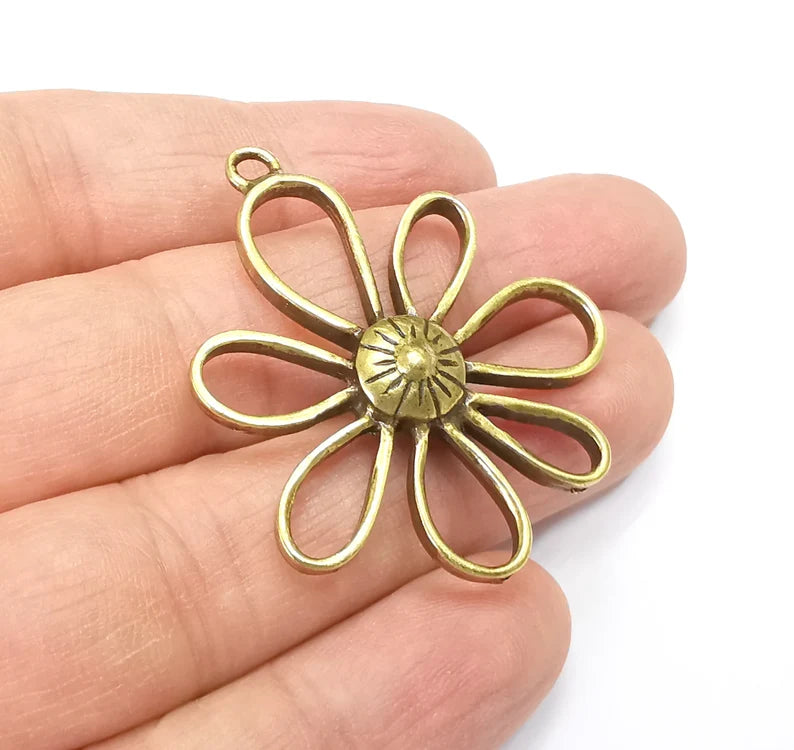 Flowers Charms Pendant, Daisy Charms, Antique Bronze Plated Plants Charms (45x38mm) G29887