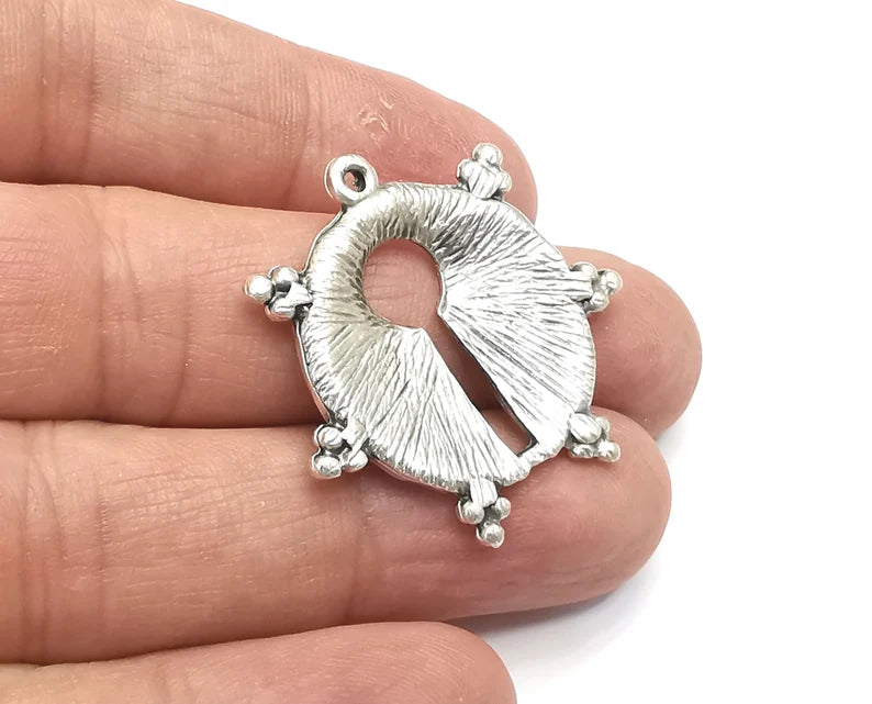 Key Hole Charms, Antique Silver Plated Dangle Charms (33x33mm) G33495