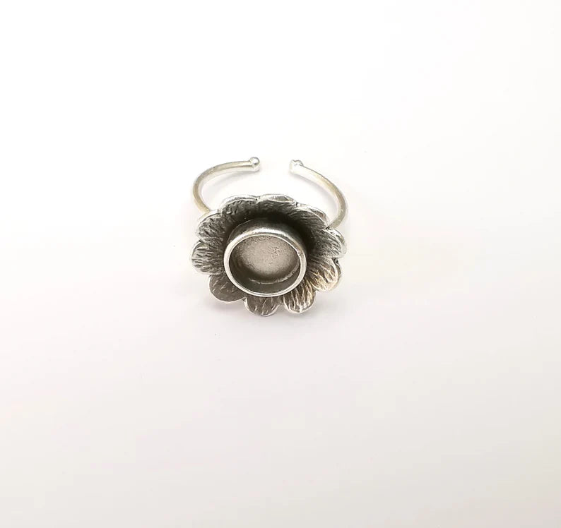 Flower Ring Blank Setting, Wire Ring Cabochon Mounting, Adjustable Resin Ring Base Bezels, Antique Silver Plated Brass (8mm) G33583