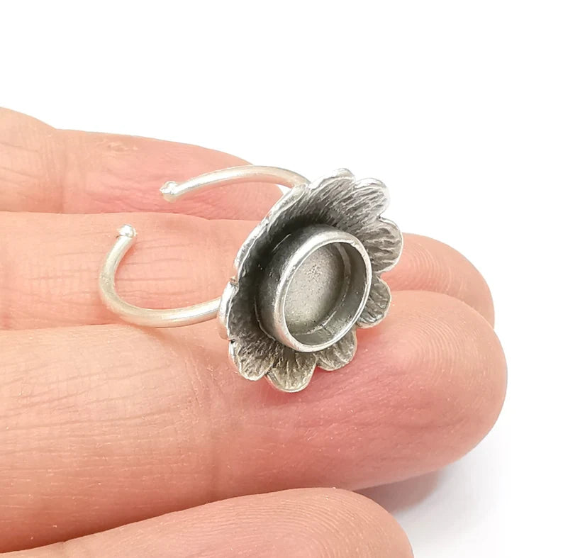 Flower Ring Blank Setting, Wire Ring Cabochon Mounting, Adjustable Resin Ring Base Bezels, Antique Silver Plated Brass (8mm) G33583