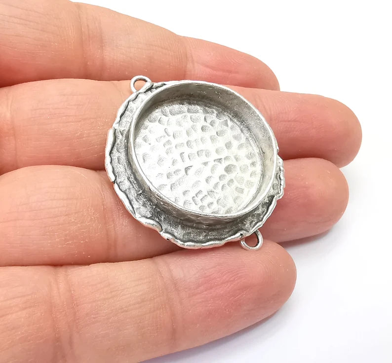 Hammered Pendant Connector Blanks, Resin Bezel, Cabochon Bases Mountings, Dry flower Frame, Polymer Clay, Antique Silver Brass (25mm) G33601
