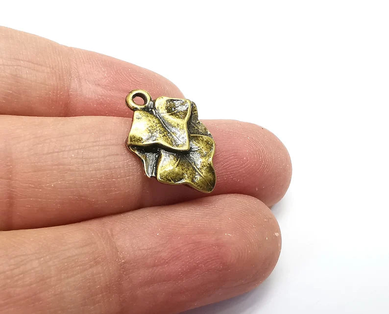 2 Leaves Charms, Antique Bronze Plated (21x16mm) G33619
